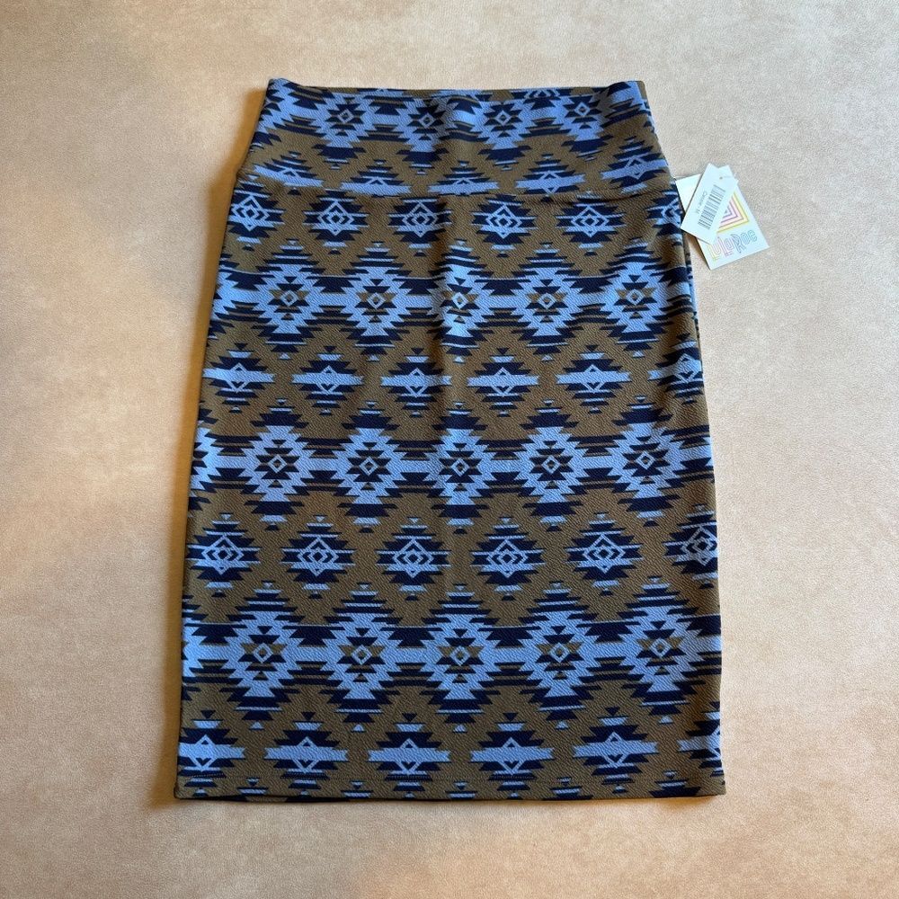 LulaRoe Cassie Pencil Skirt • size medium• NWT